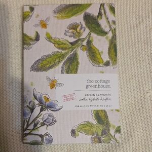 The Cottage Greenhouse Kaolin Clay Mask - Green and White